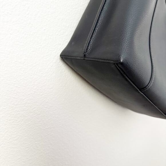 TORY BURCH | Perry 3 Compartment Tote Black Tan Interior Red Logo Charm Gold - Picture 6 of 15